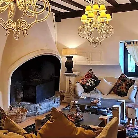 Le Chateau Brangoly Hotel *