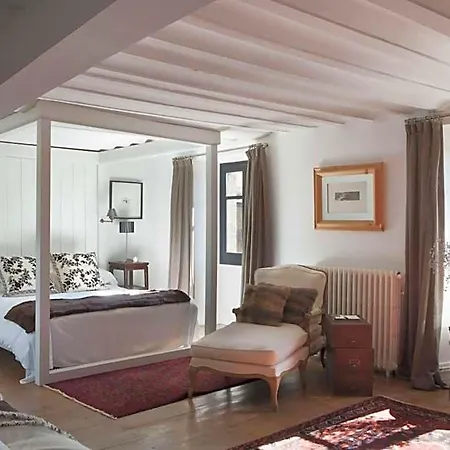 Le Chateau Brangoly Hotel